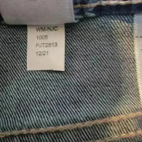 Time And Tru Shorts Womens 12 Denim Floral New Stretch 4" Inseam Mid Rise - Picture 9 of 13